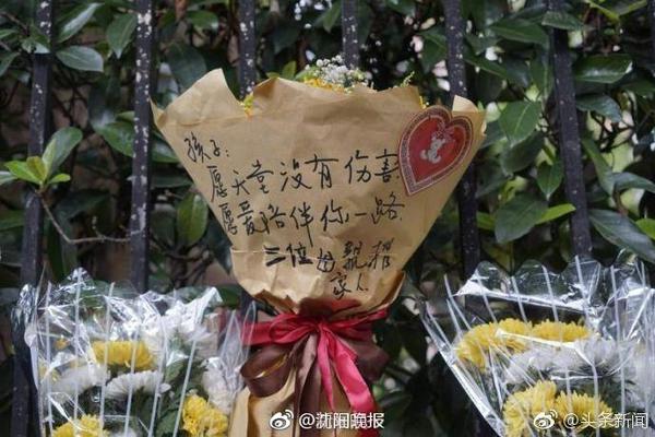 官方：那不勒斯边锋恩贡戈租借加盟都灵，据悉选择买断费1700万欧